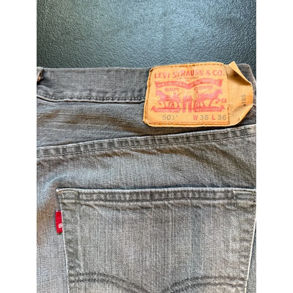 Levis 501 Original Fit Gray Faded Denim Jeans Mens 36x36 Button Fly Straight Leg